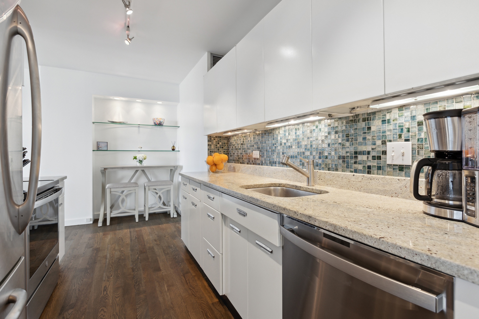 330 W Diversey Parkway Unit: 2605
