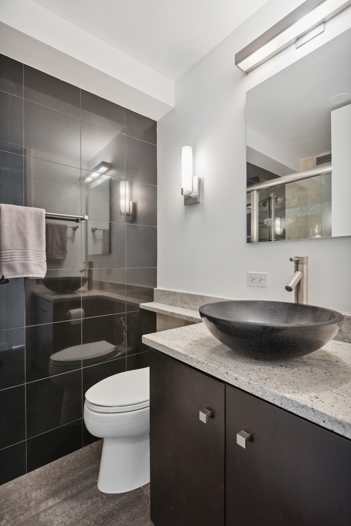 330 W Diversey Parkway Unit: 2605