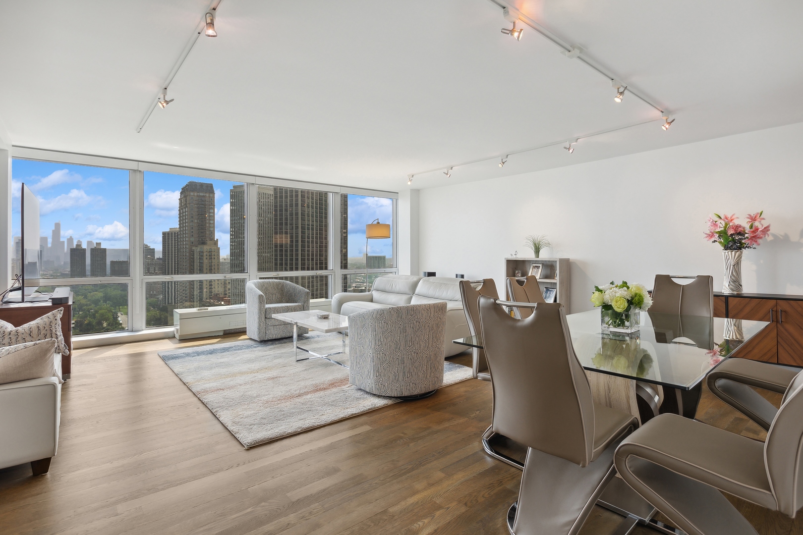 330 W Diversey Parkway Unit: 2605