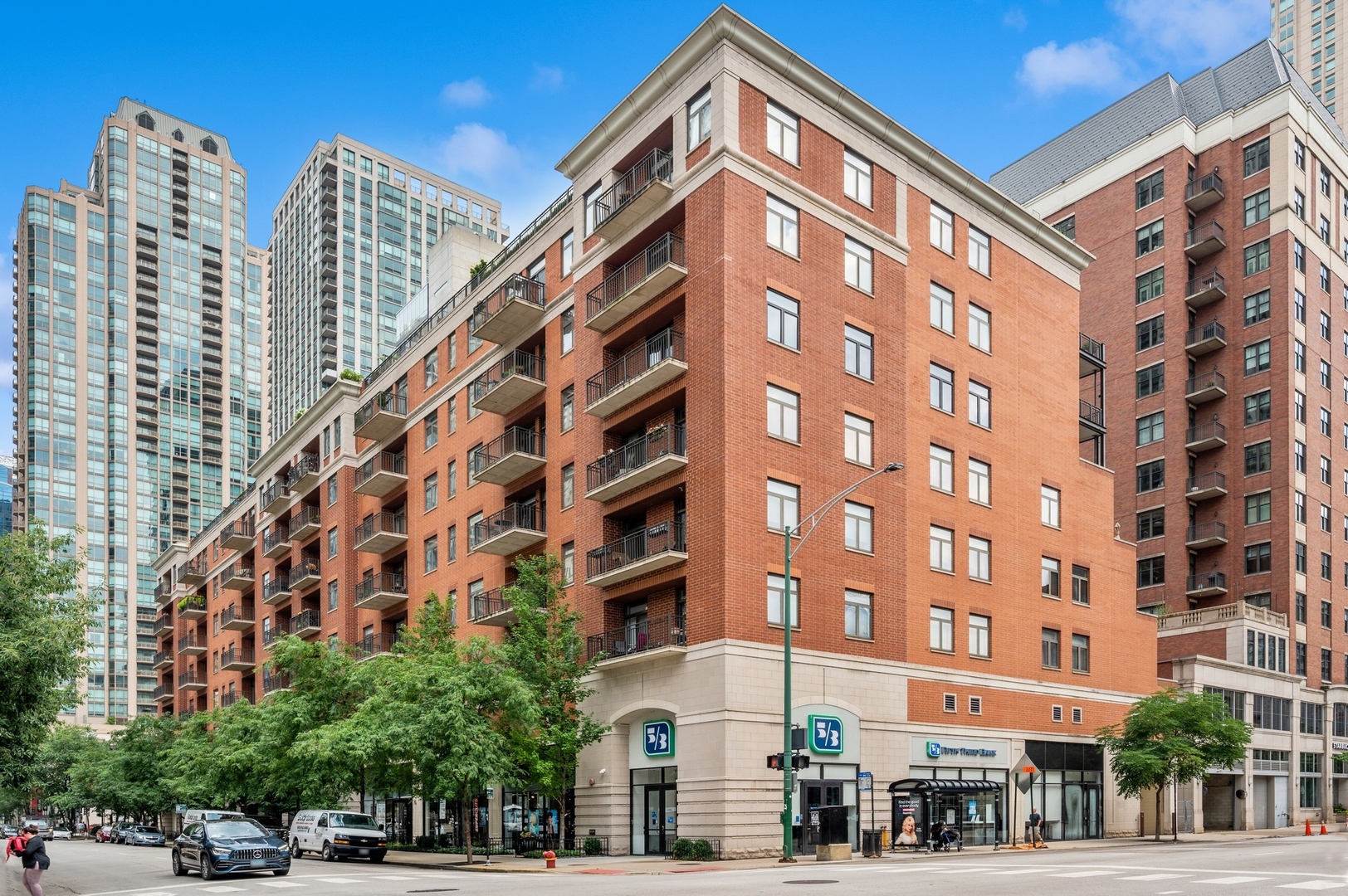 33 W Huron Street Unit: 508