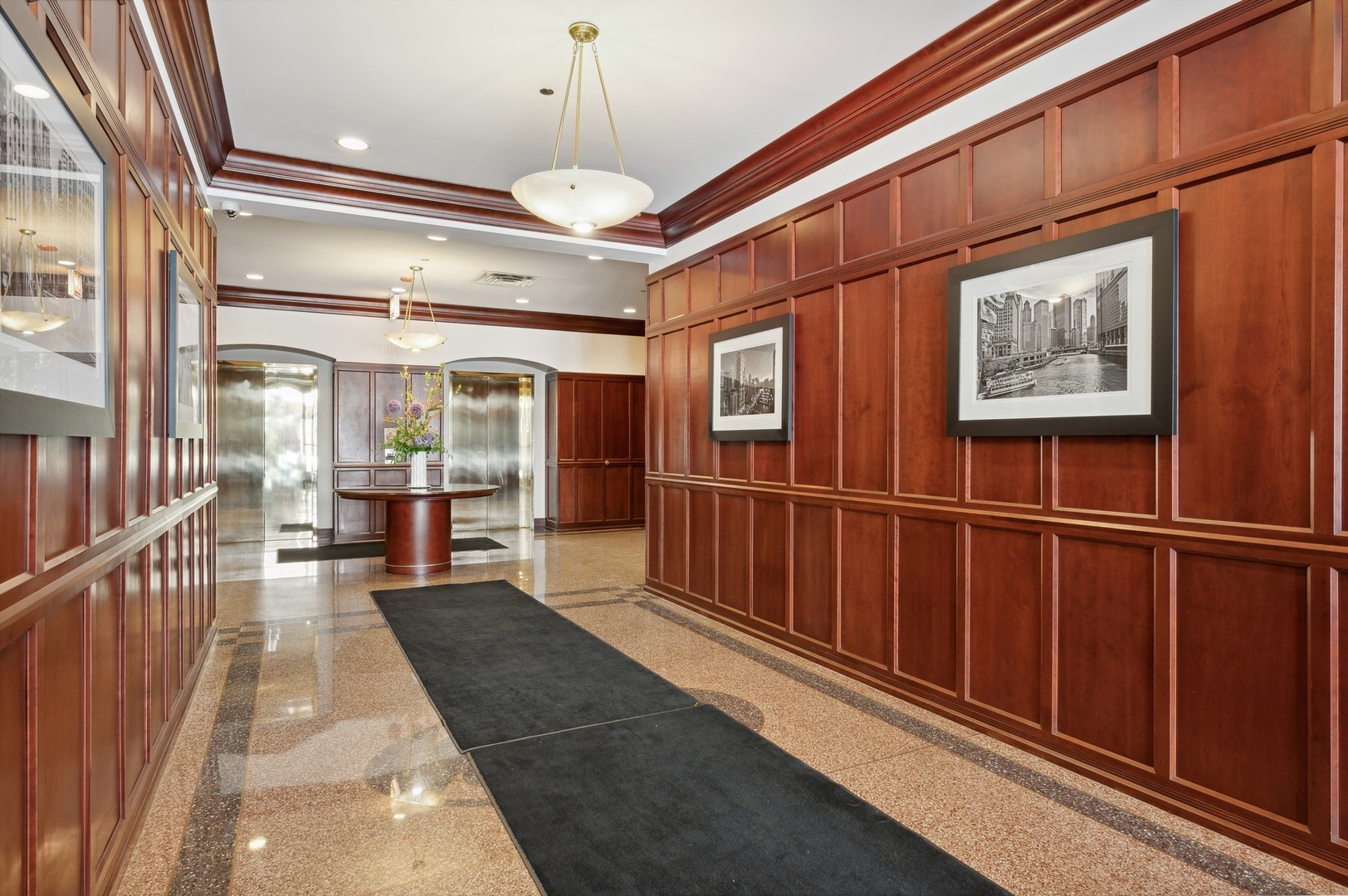33 W Huron Street Unit: 508