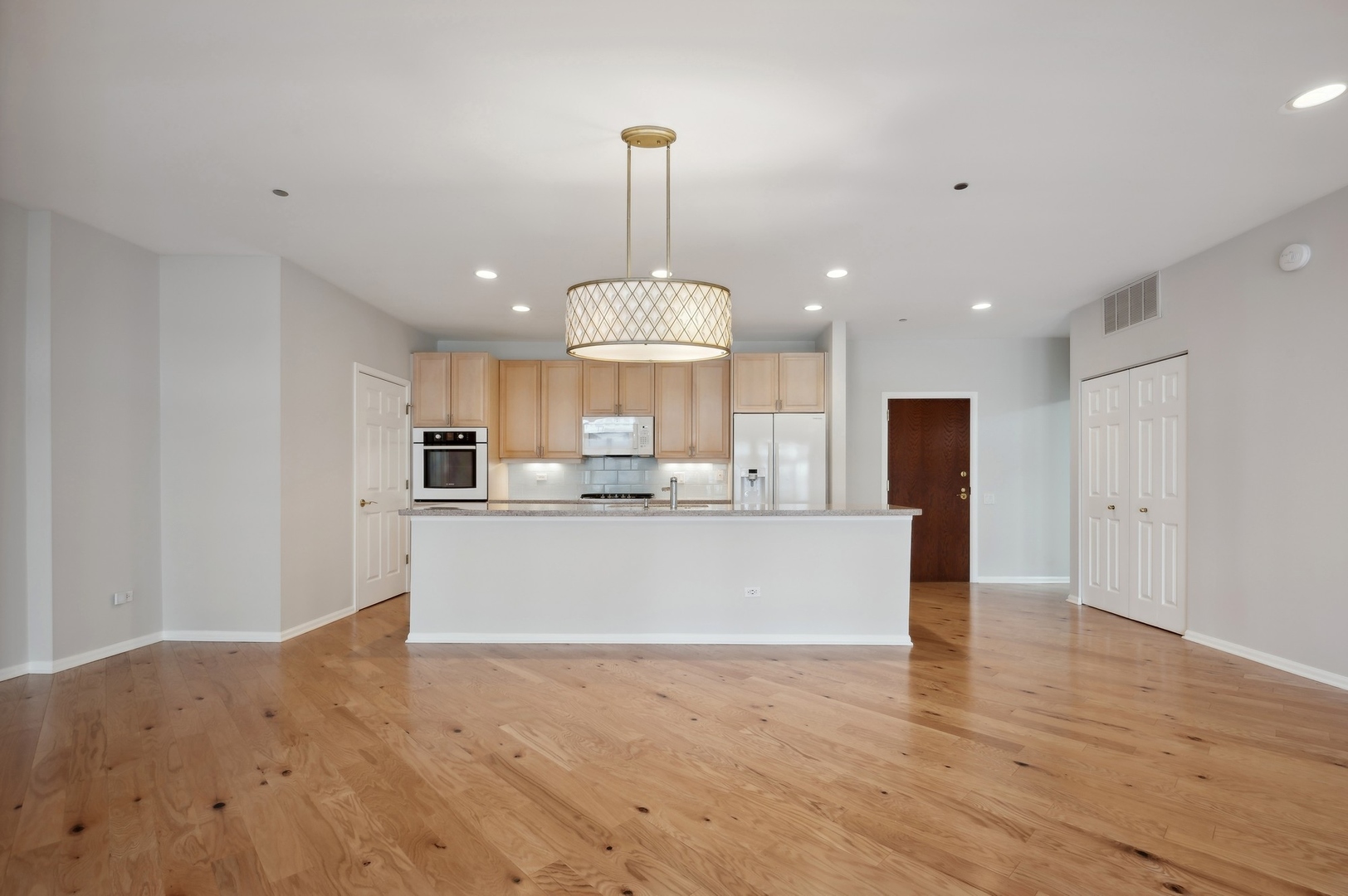 33 W Huron Street Unit: 508