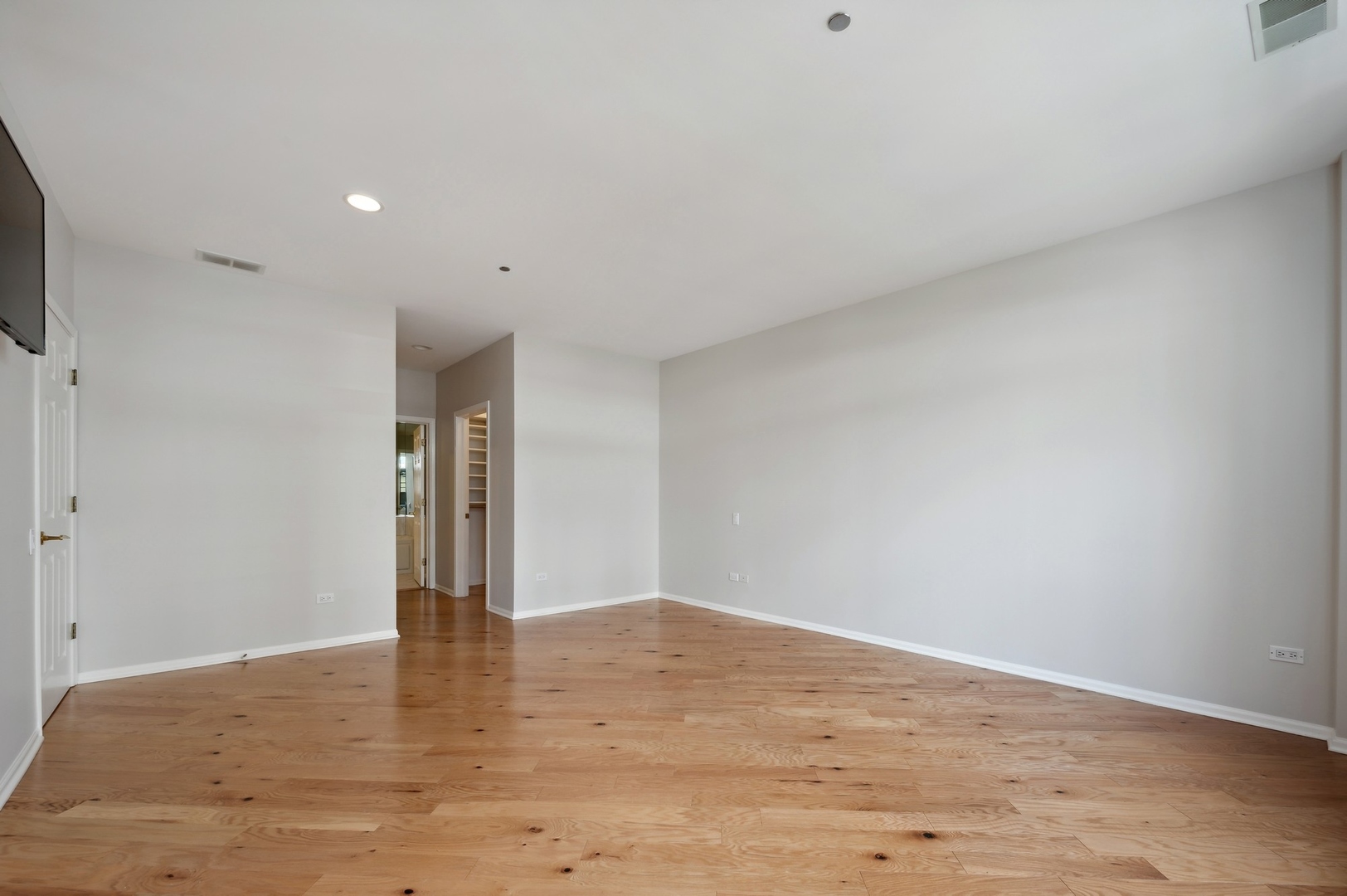 33 W Huron Street Unit: 508