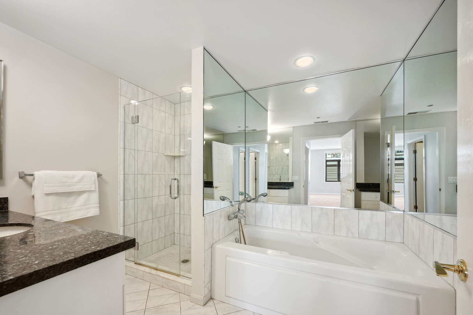 33 W Huron Street Unit: 508