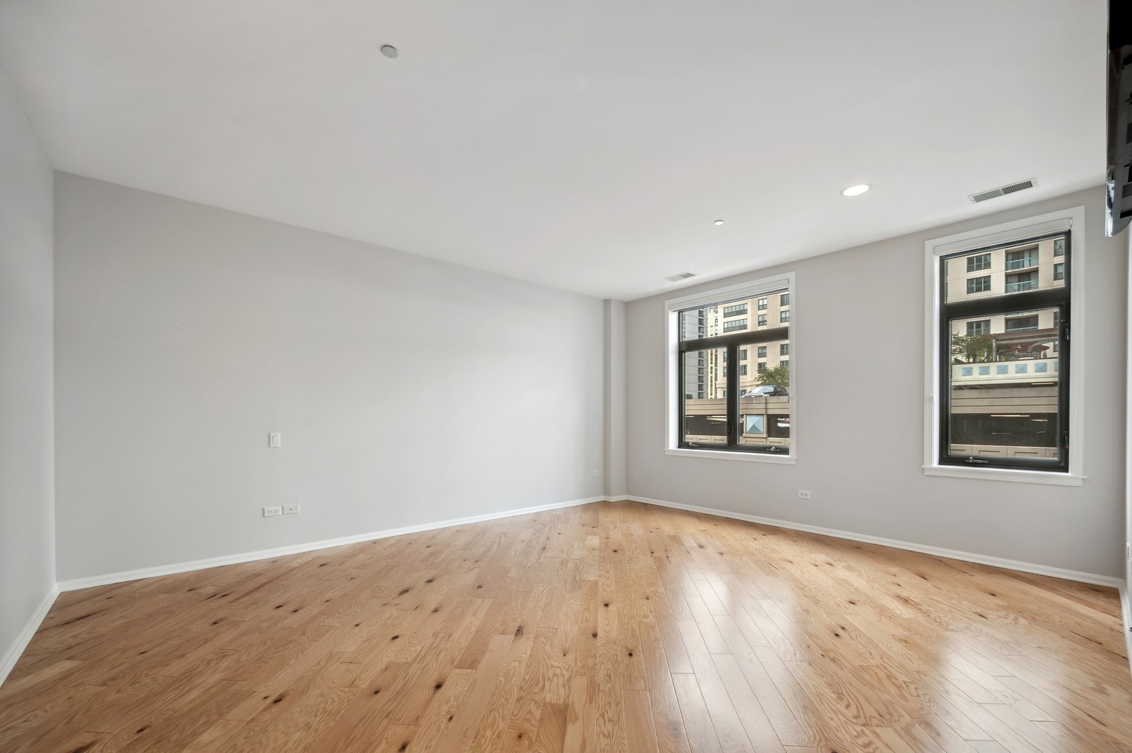 33 W Huron Street Unit: 508