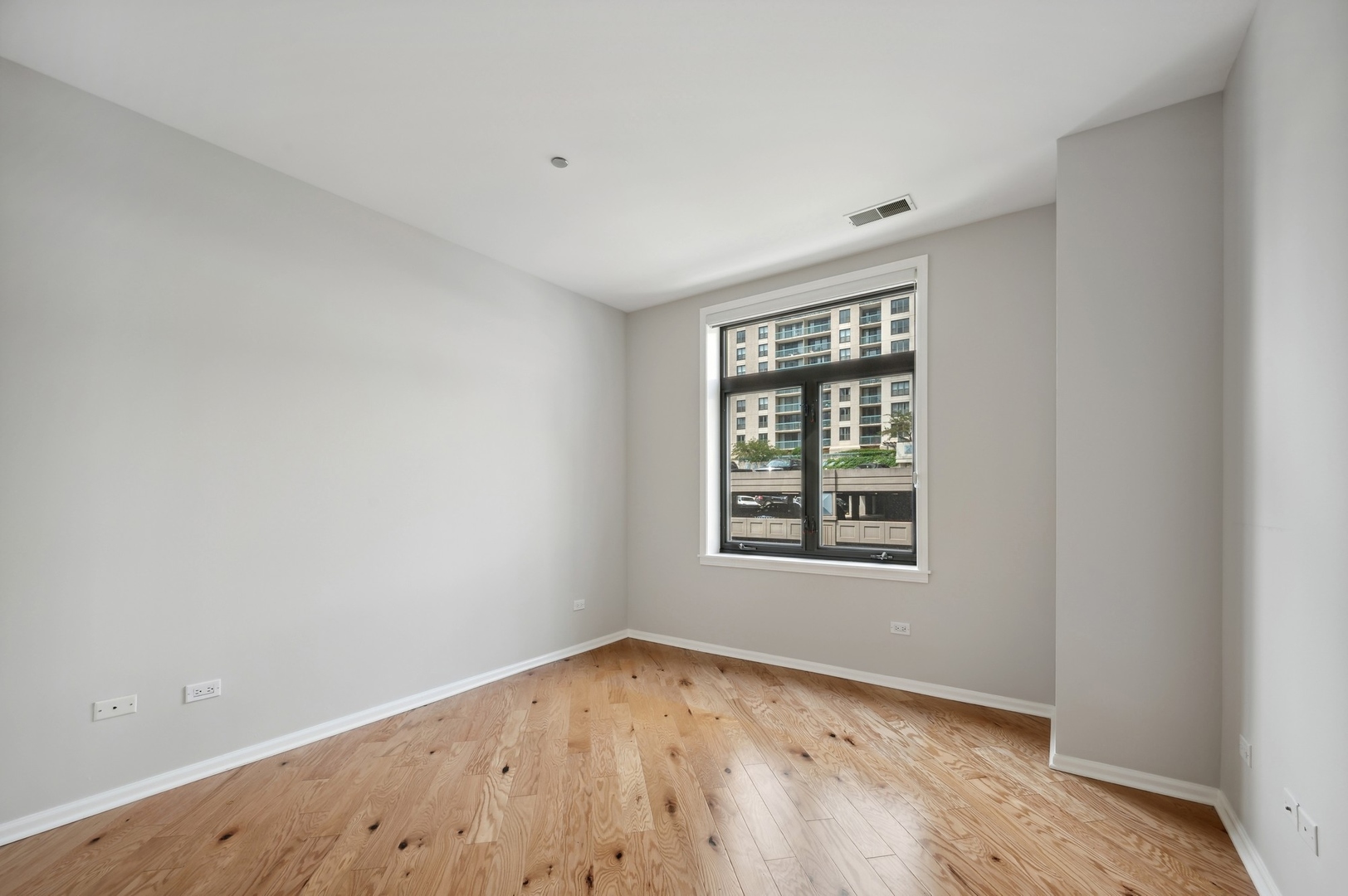 33 W Huron Street Unit: 508