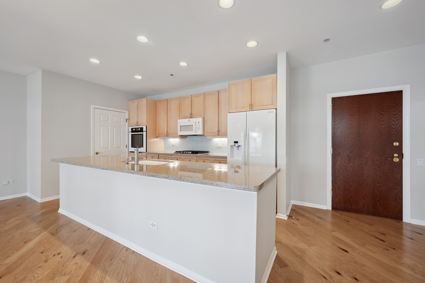 33 W Huron Street Unit: 508