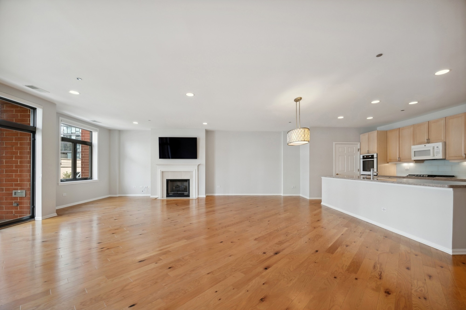 33 W Huron Street Unit: 508