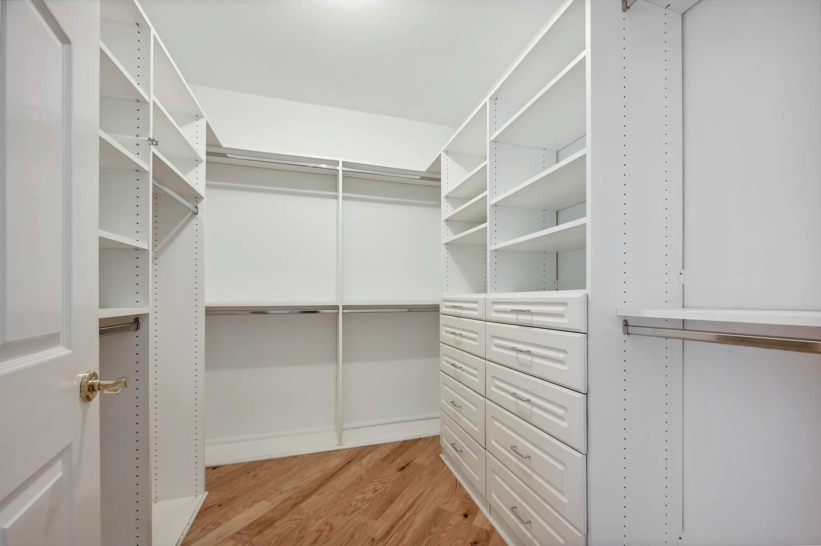 33 W Huron Street Unit: 508