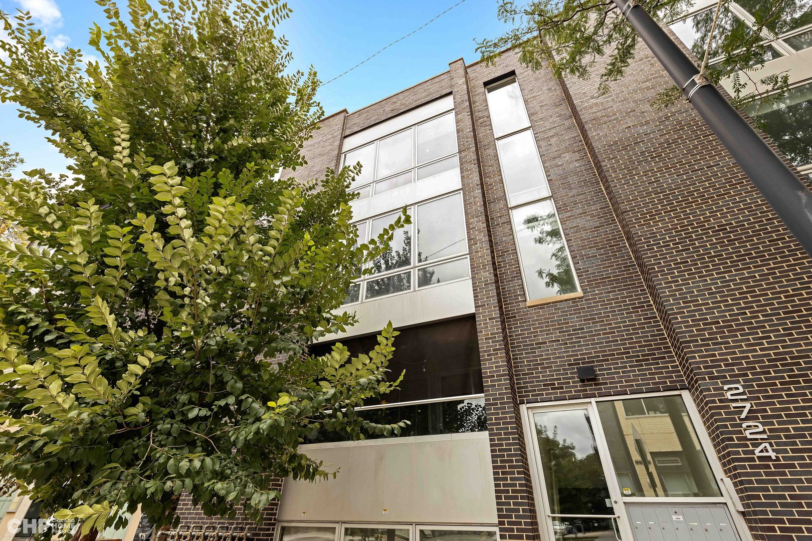 2724 W Armitage Avenue Unit: 2E