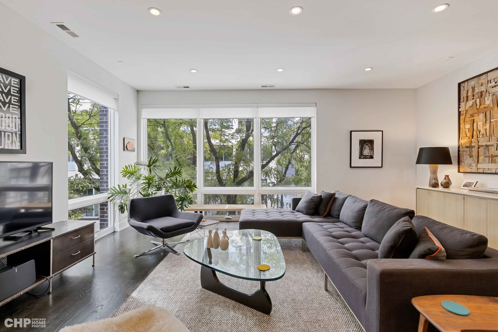 2724 W Armitage Avenue Unit: 2E