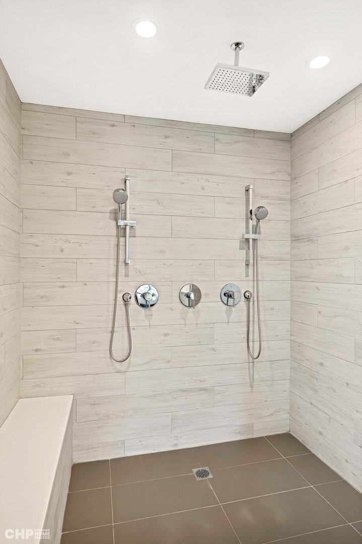 2724 W Armitage Avenue Unit: 2E