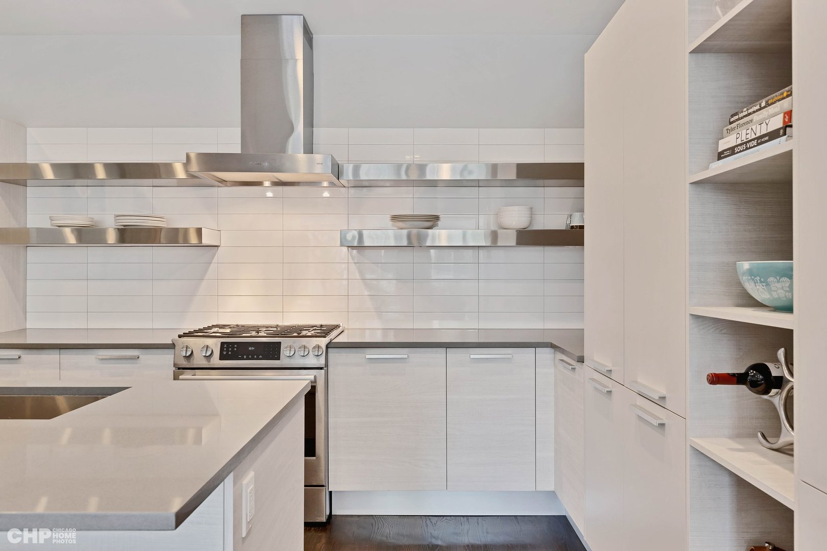 2724 W Armitage Avenue Unit: 2E
