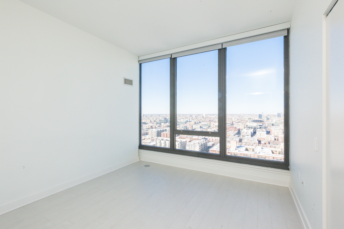 1035 W Van Buren Street Unit: 2101