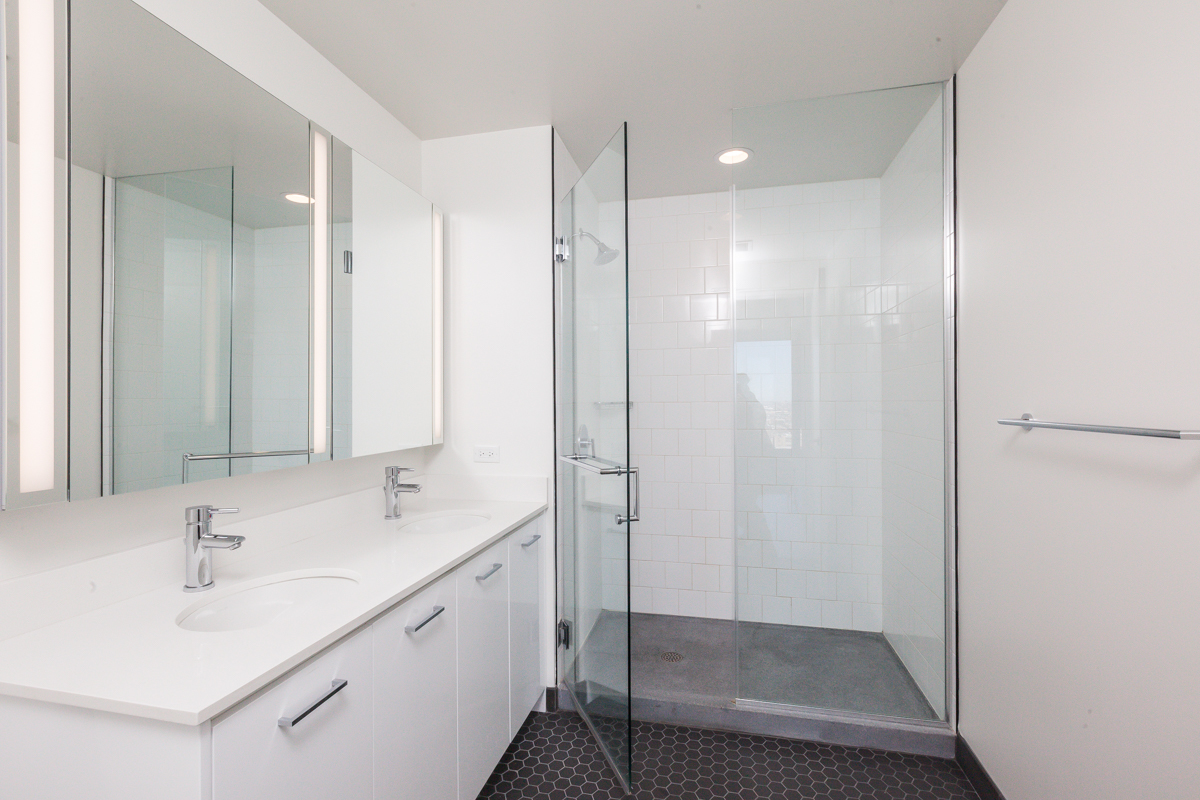1035 W Van Buren Street Unit: 2101
