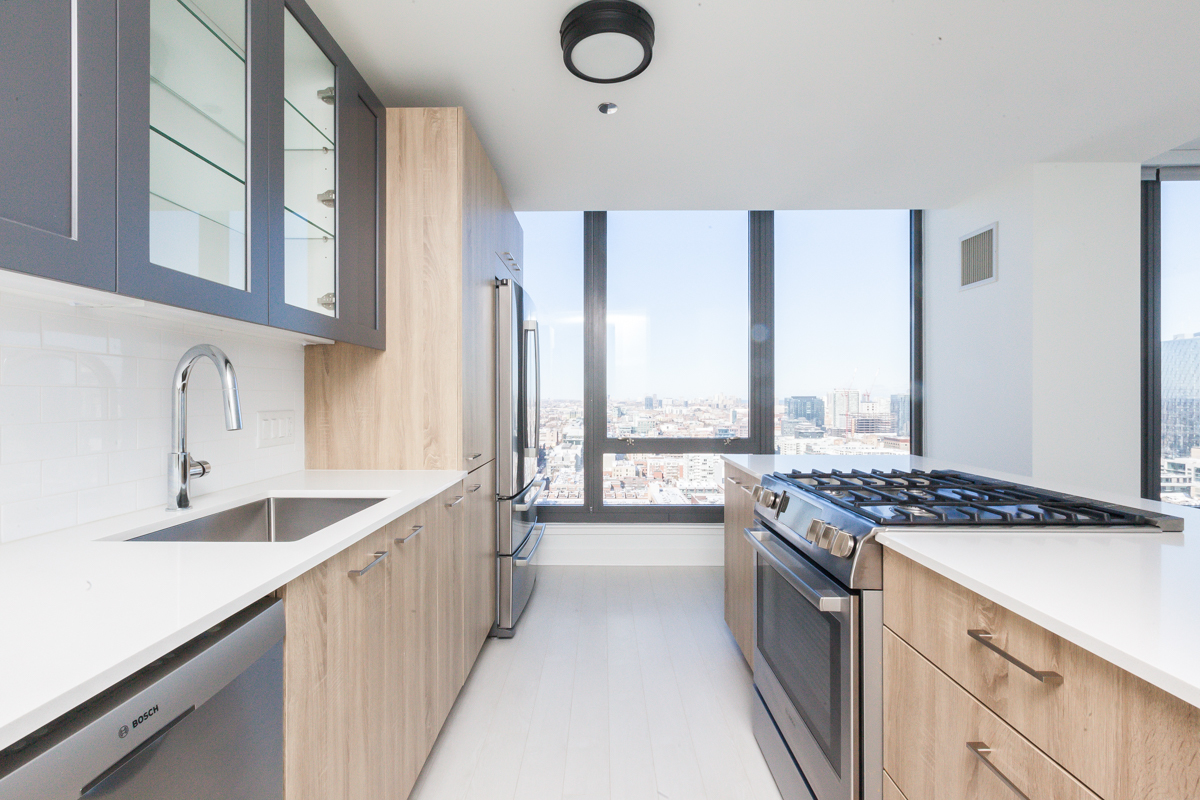 1035 W Van Buren Street Unit: 2101