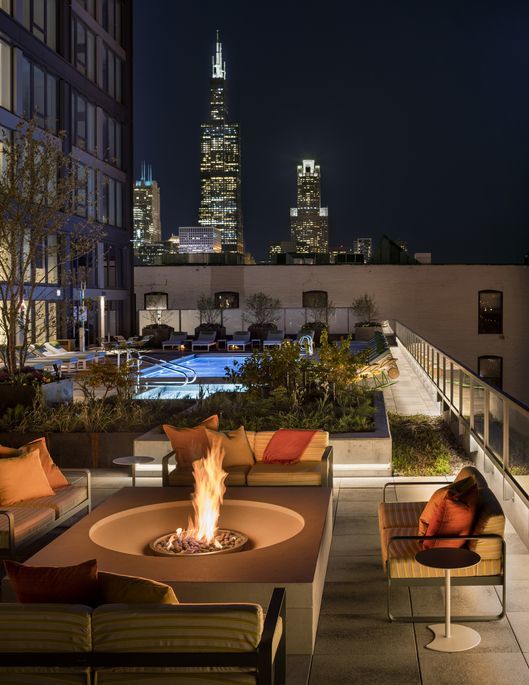 1035 W Van Buren Street Unit: 2101