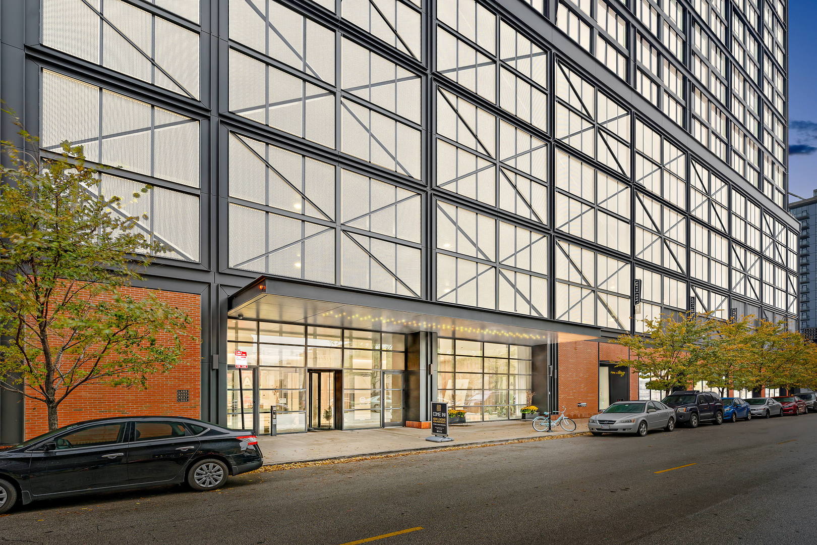 1035 W Van Buren Street Unit: 2101