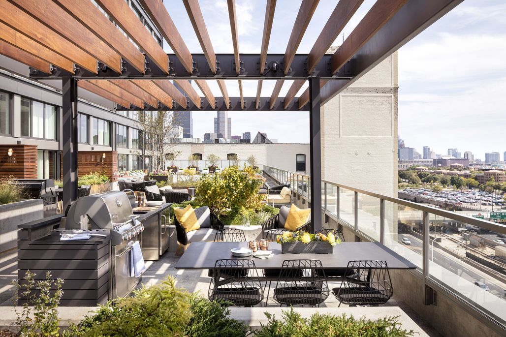 1035 W Van Buren Street Unit: 2101