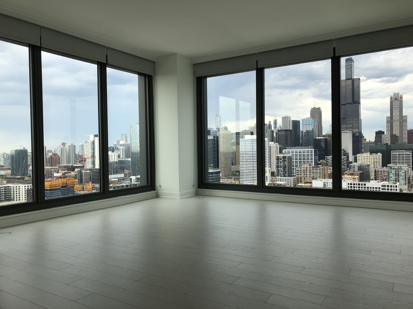 1035 W Van Buren Street Unit: 2101