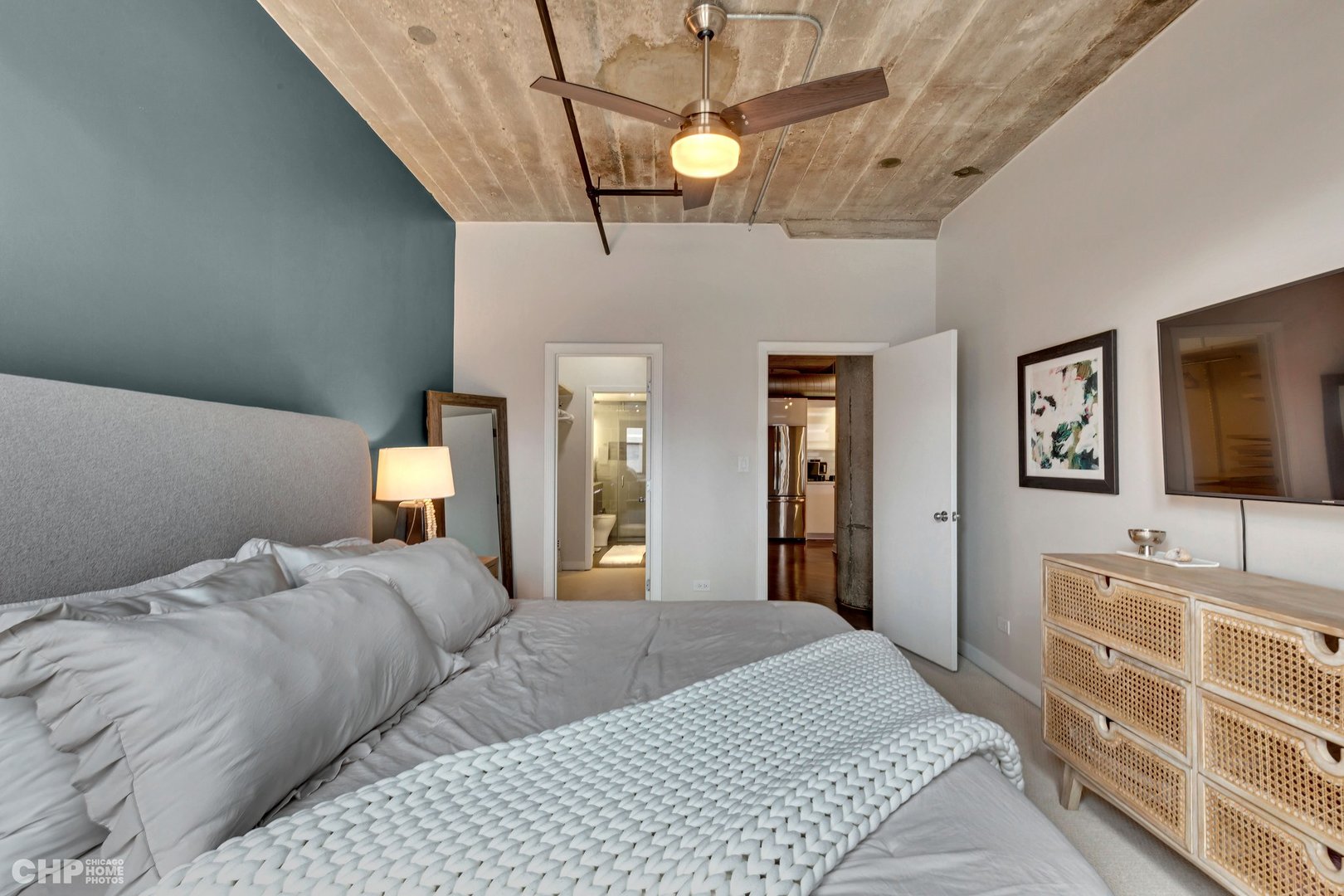 411 W Ontario Street Unit: 321