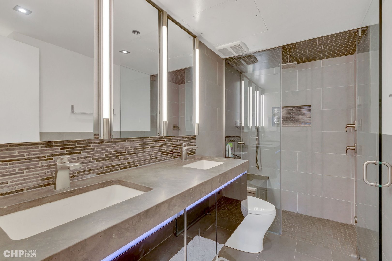 411 W Ontario Street Unit: 321