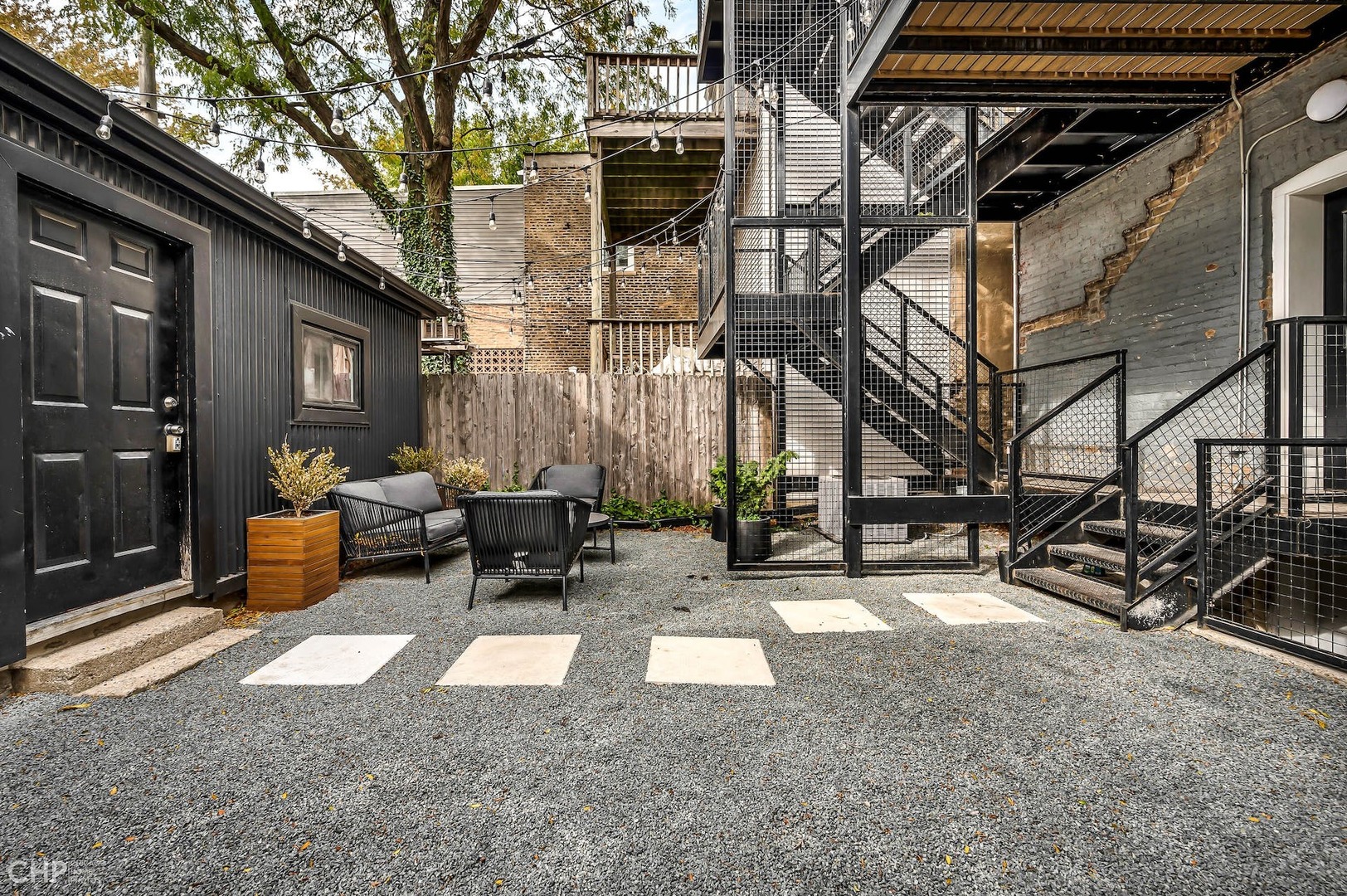 2014 N Oakley Avenue