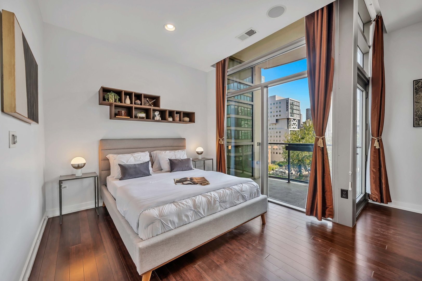 150 W Superior Street Unit: 705