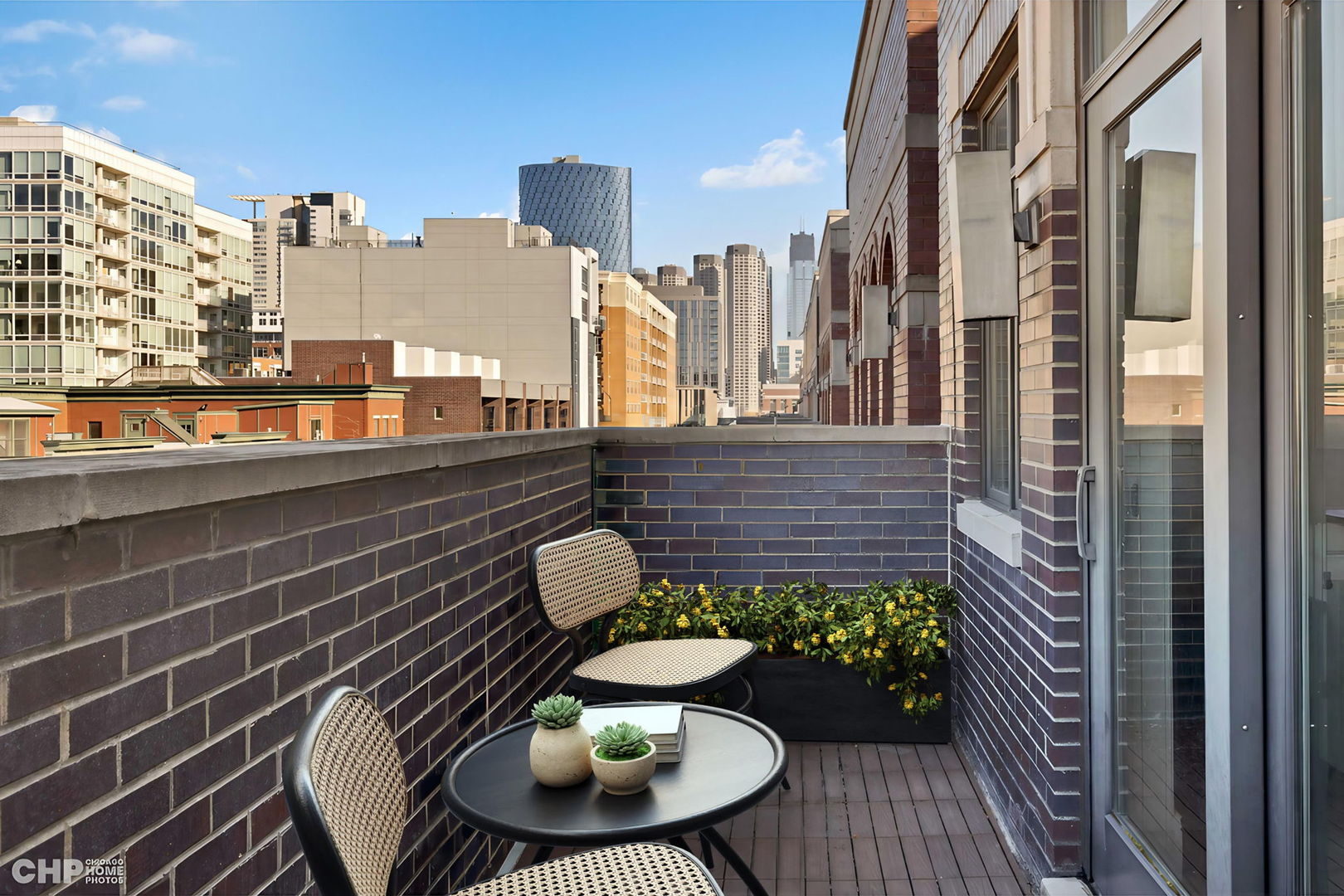 1045 W Monroe Street Unit: 4