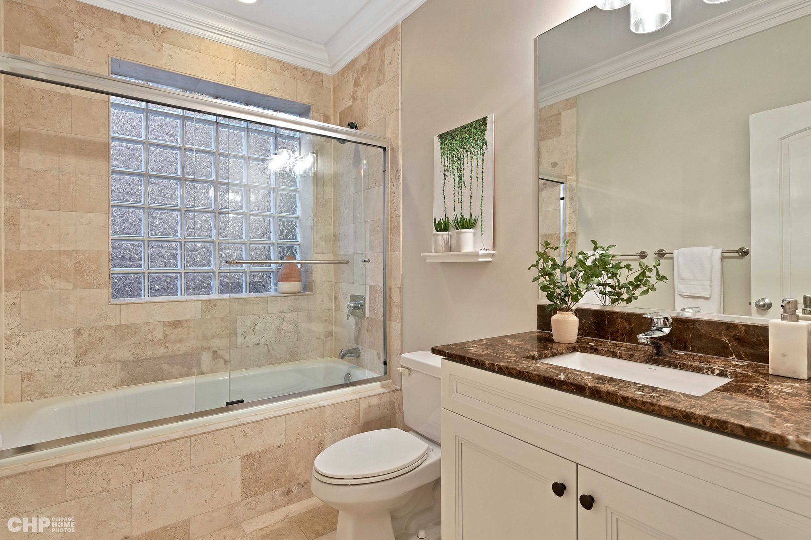 1045 W Monroe Street Unit: 4