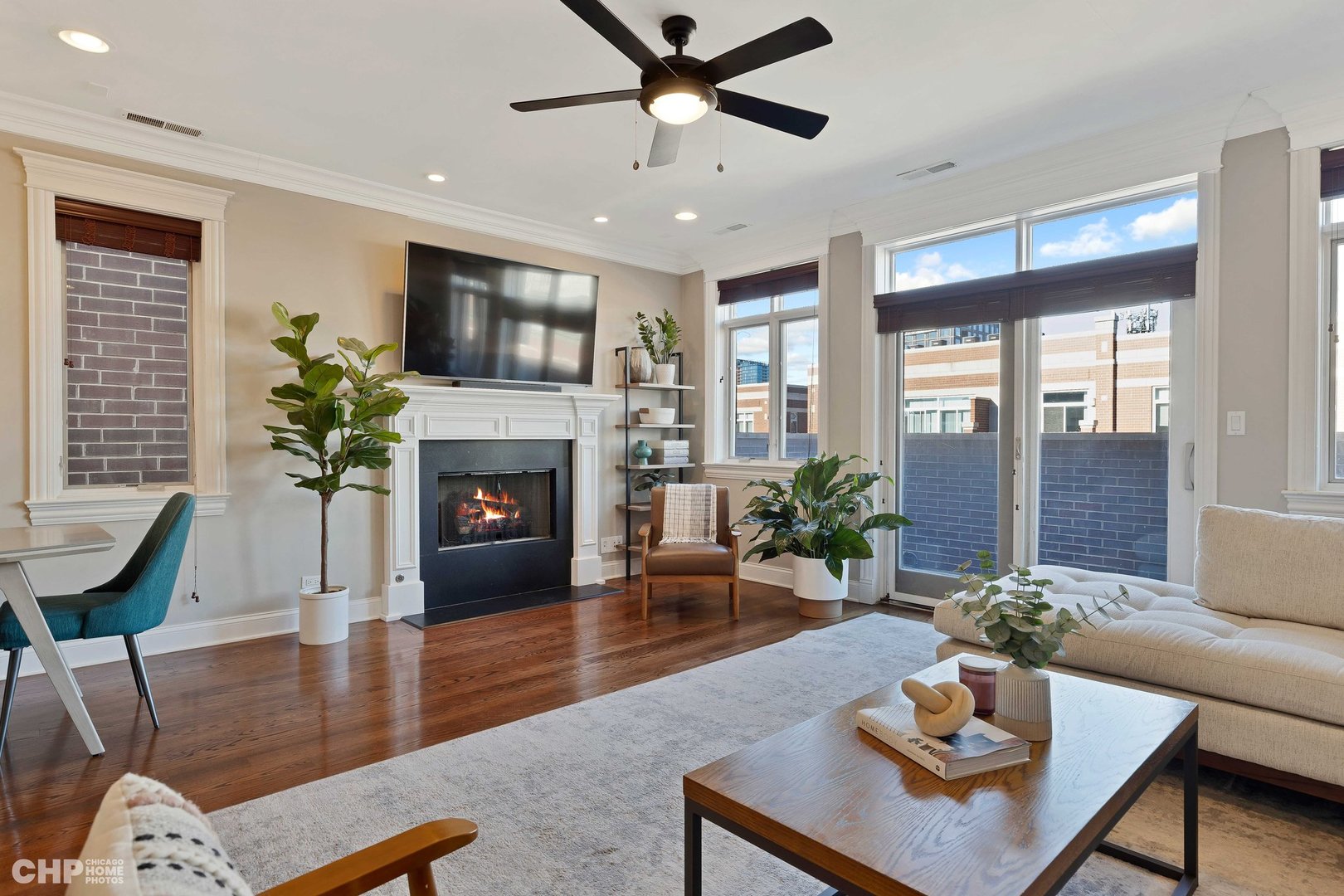 1045 W Monroe Street Unit: 4