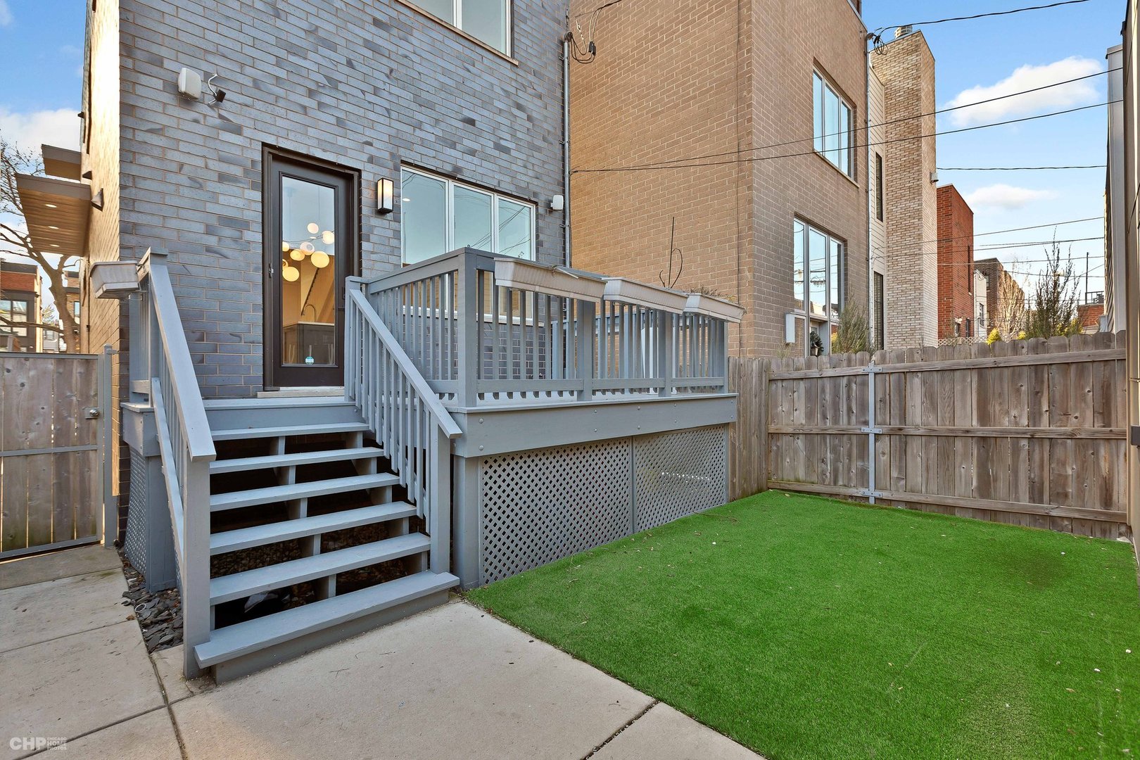 1932 W ERIE Street