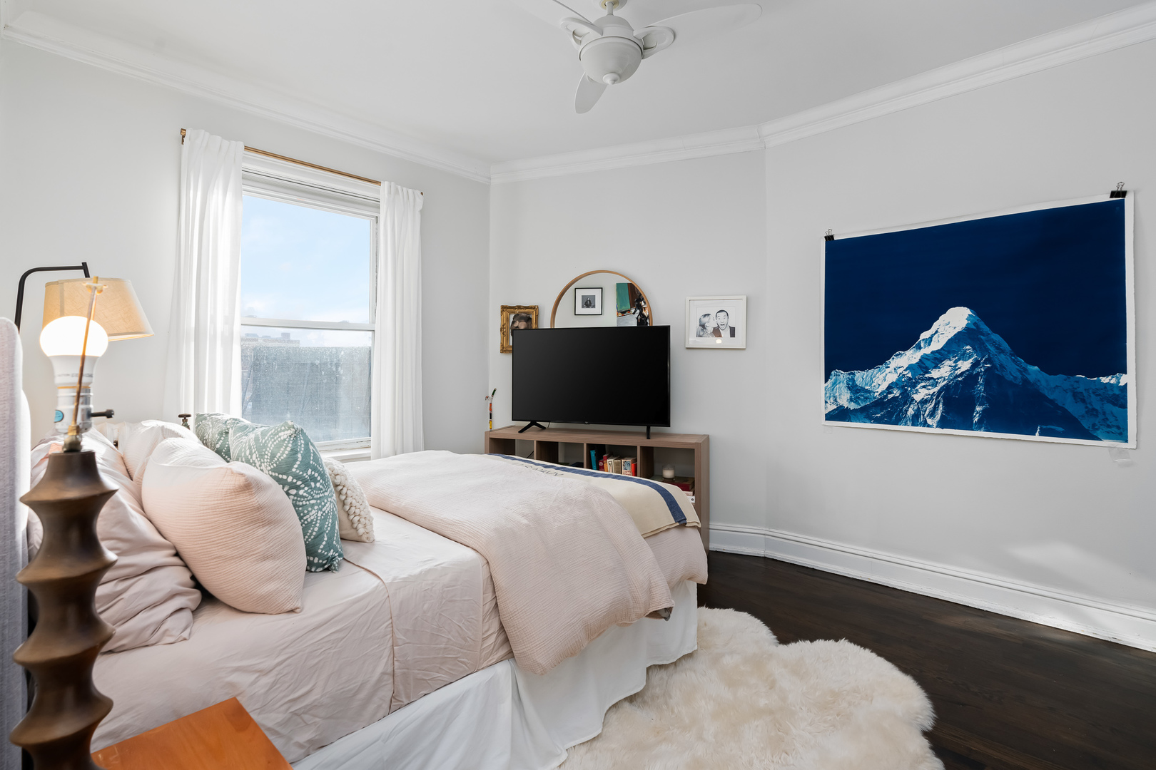 559 W Roscoe Street Unit: 3W