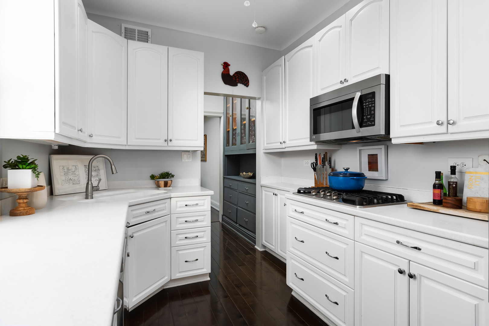 559 W Roscoe Street Unit: 3W
