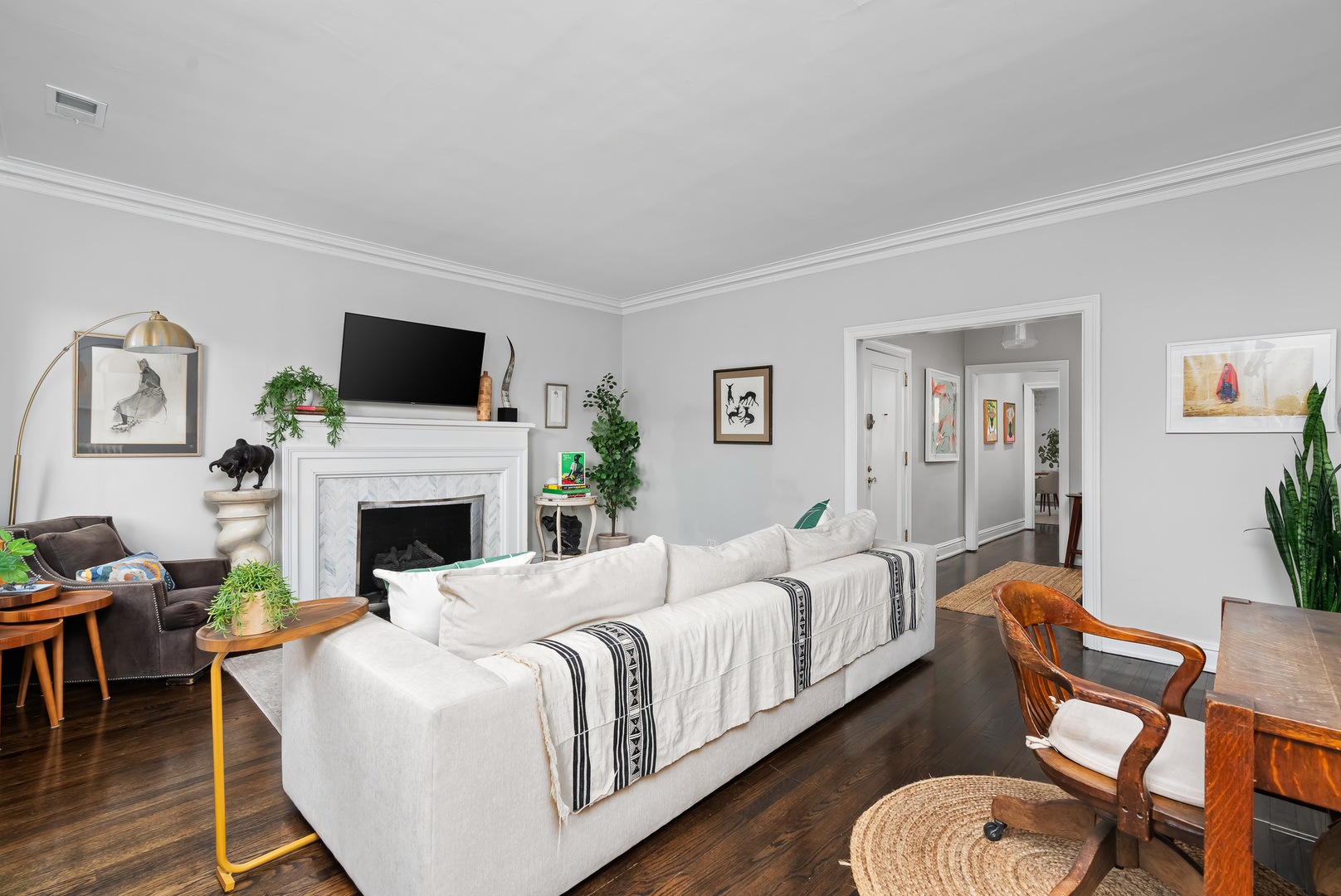 559 W Roscoe Street Unit: 3W