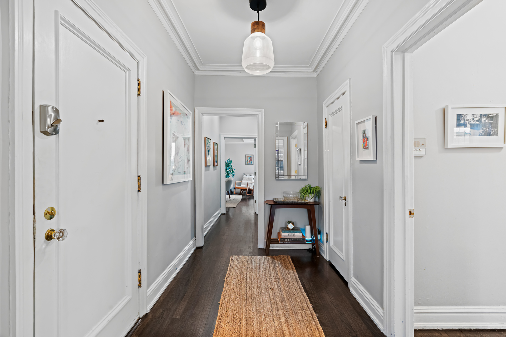 559 W Roscoe Street Unit: 3W