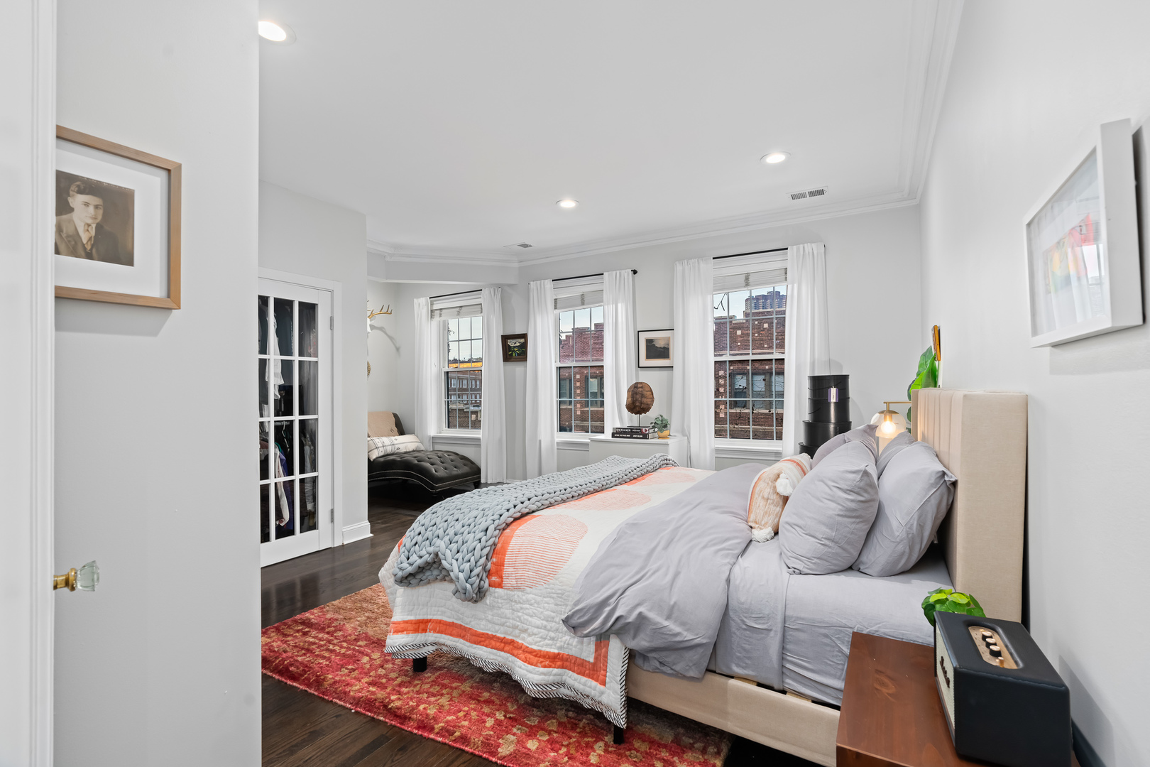 559 W Roscoe Street Unit: 3W