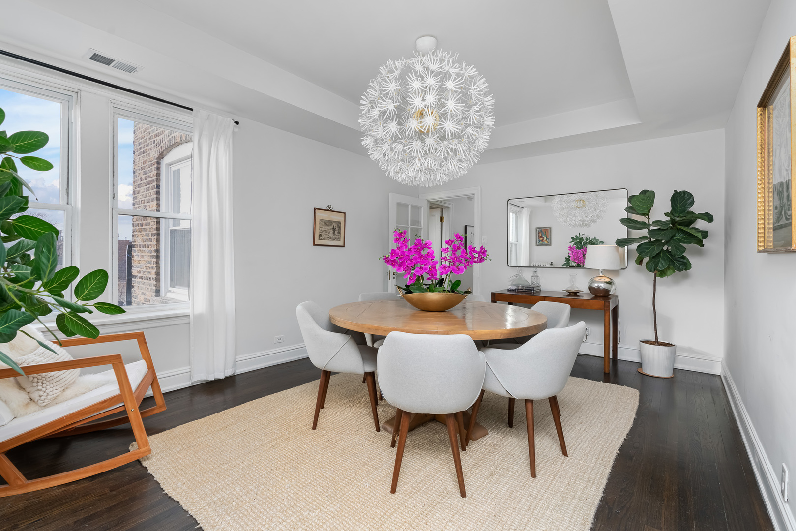 559 W Roscoe Street Unit: 3W