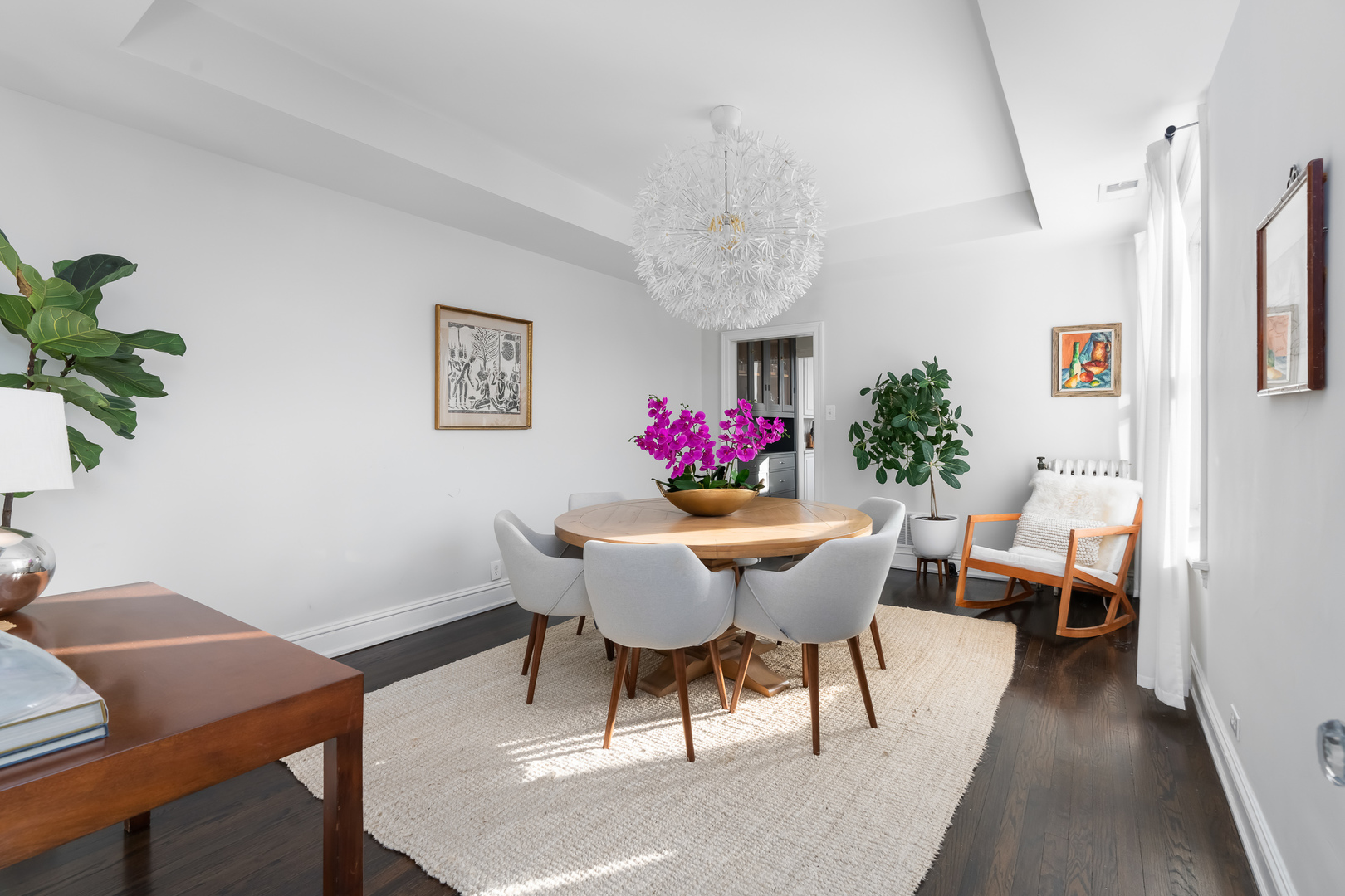 559 W Roscoe Street Unit: 3W