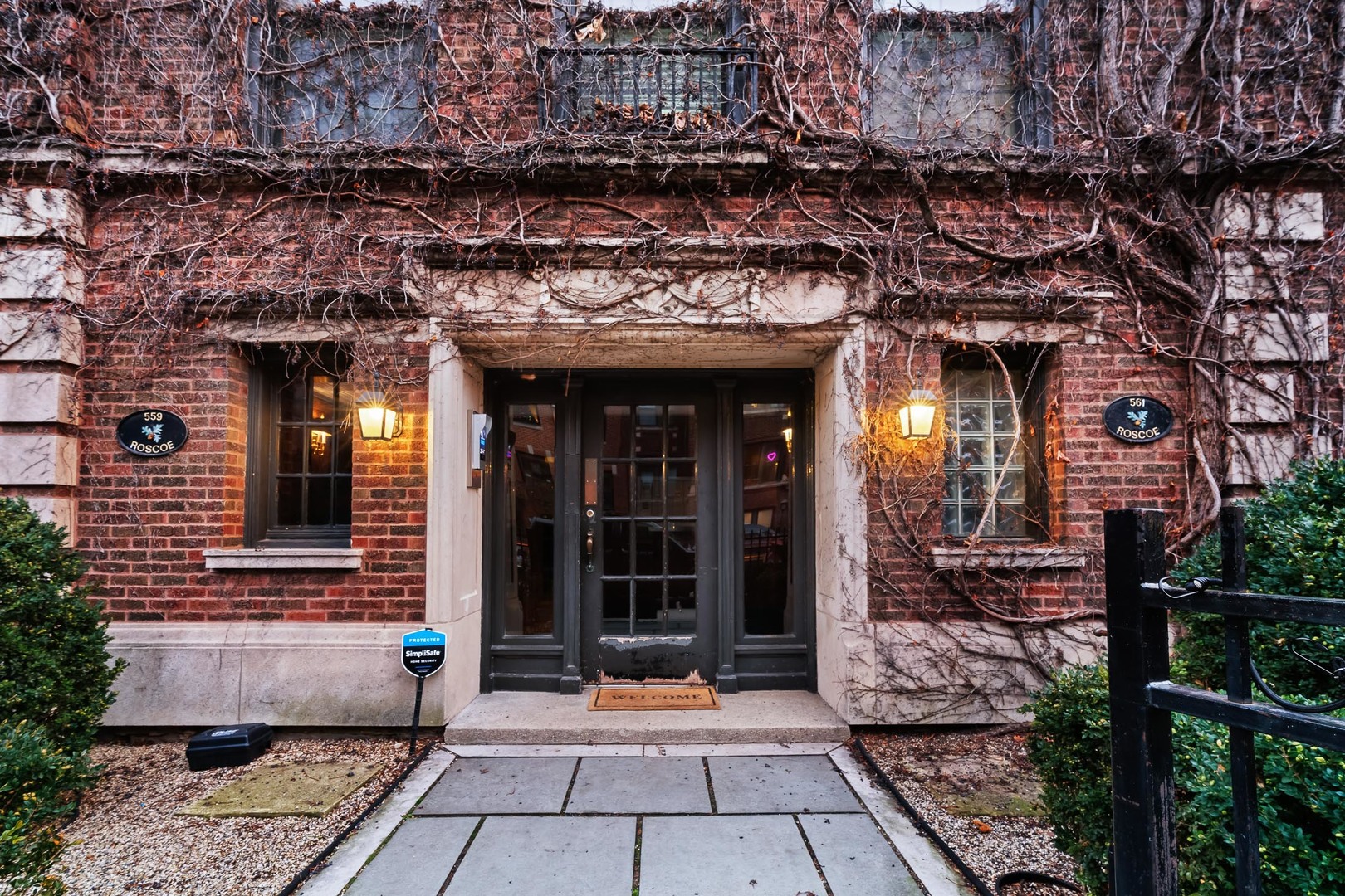 559 W Roscoe Street Unit: 3W