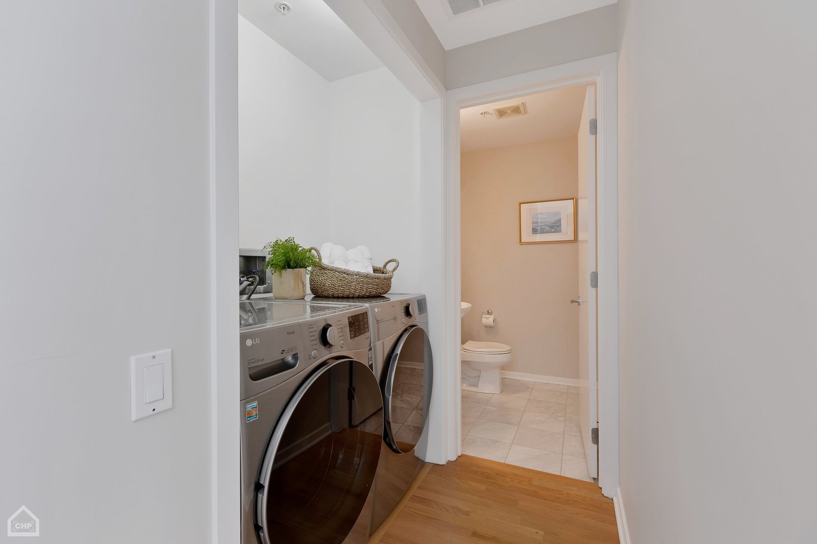 500 W SUPERIOR Street Unit: 1405