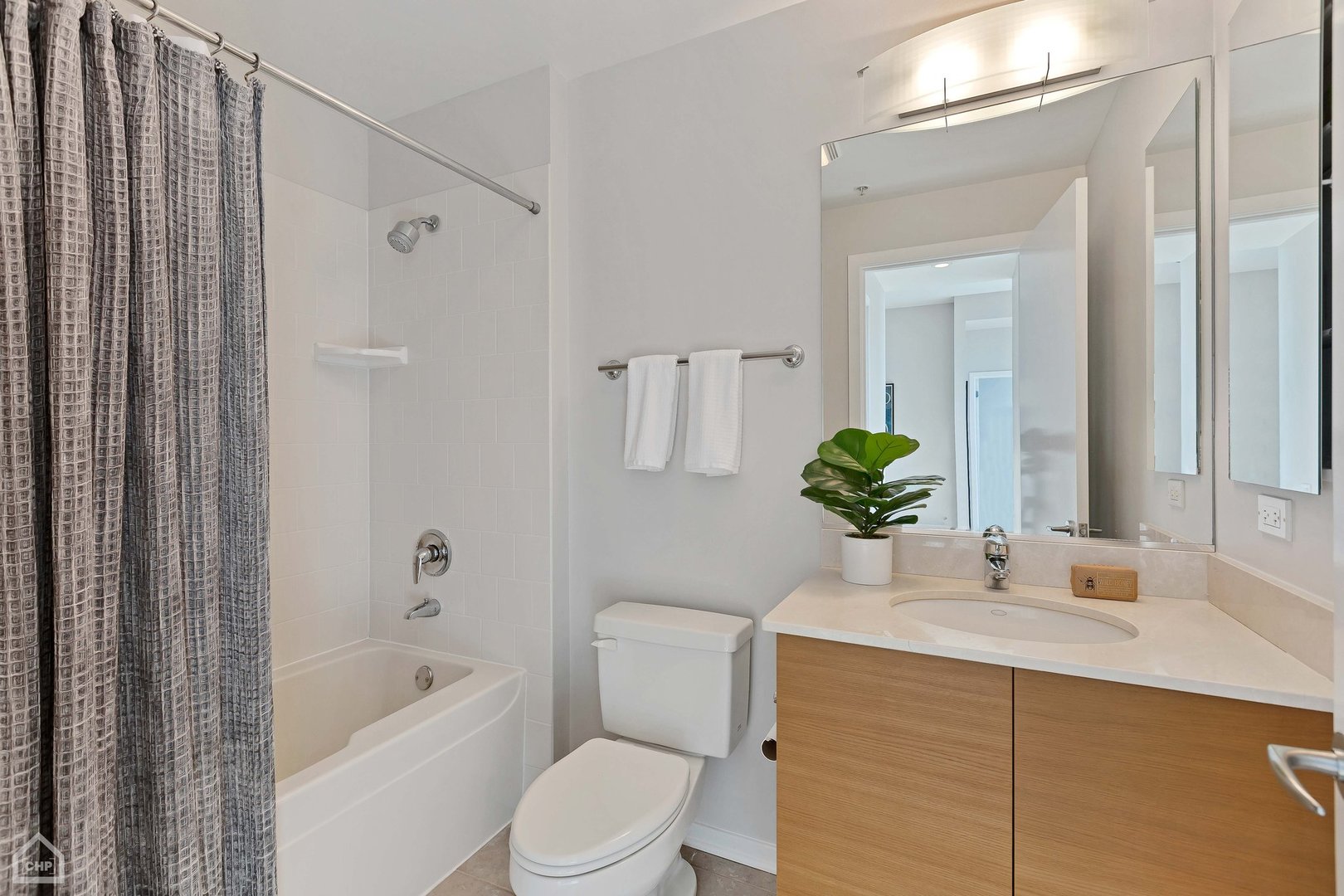 500 W SUPERIOR Street Unit: 1405