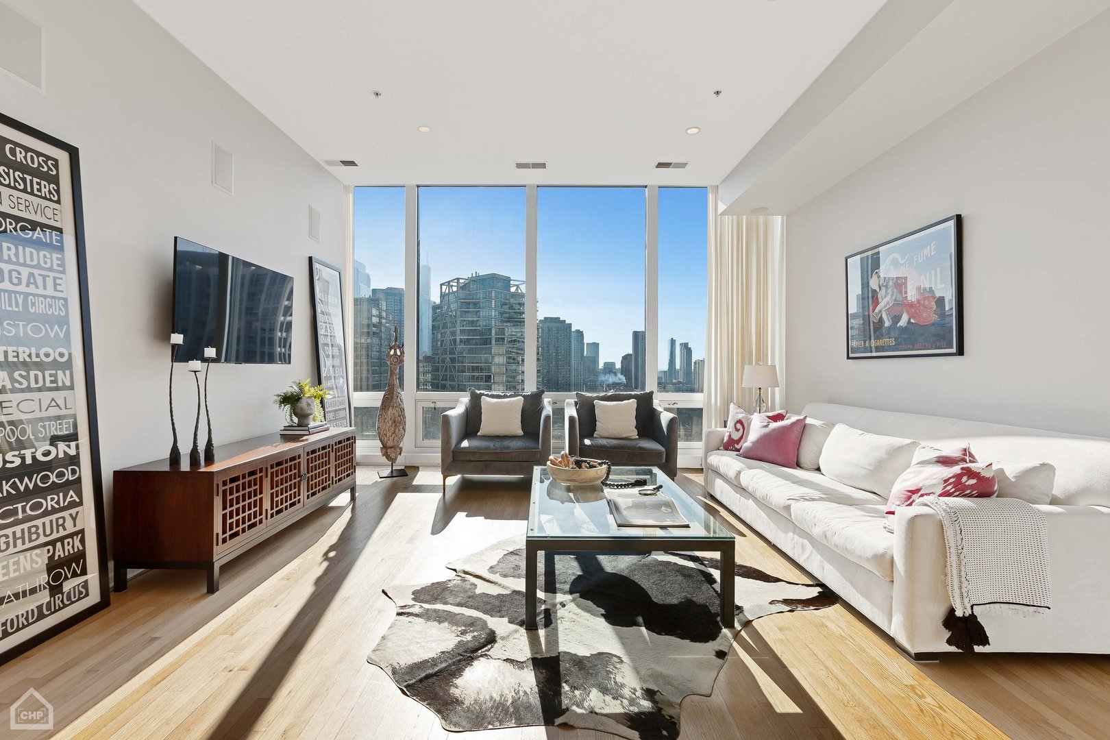500 W SUPERIOR Street Unit: 1405