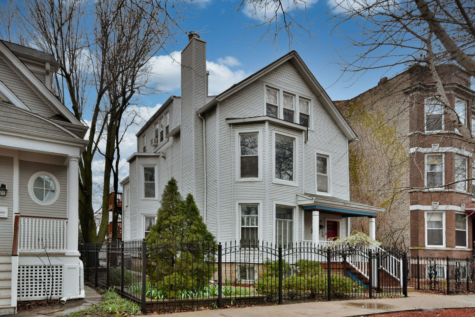 3928 N Paulina Street