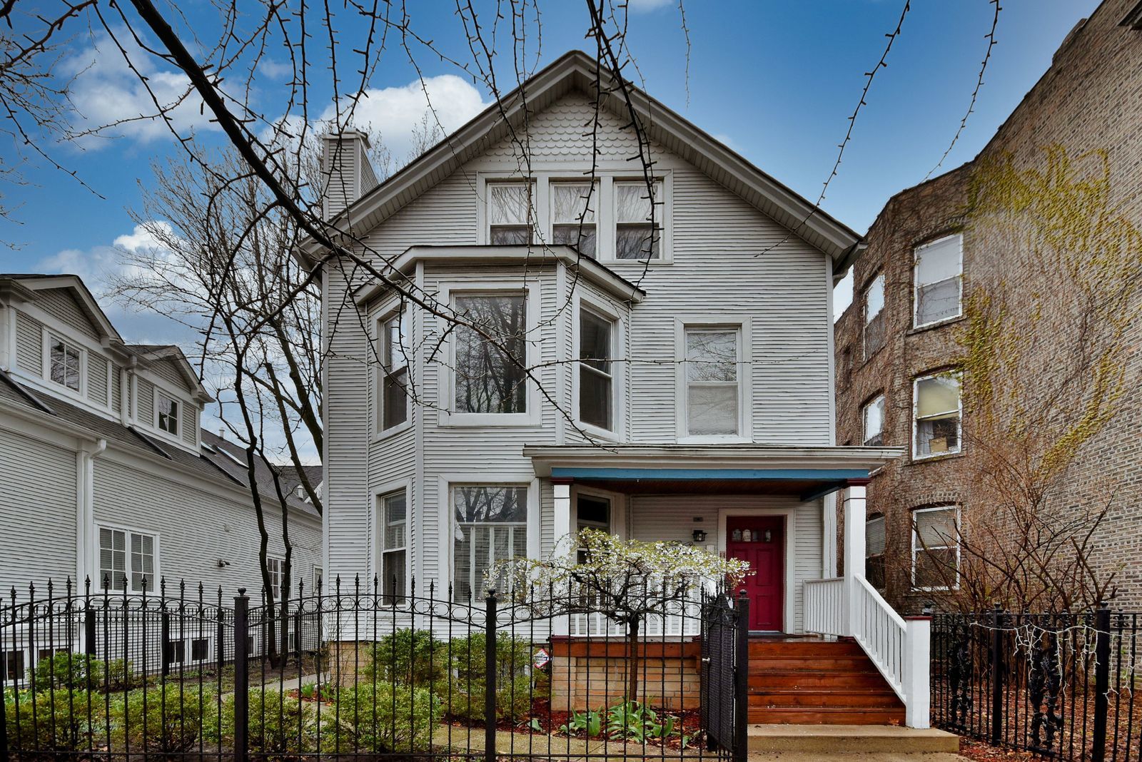 3928 N Paulina Street