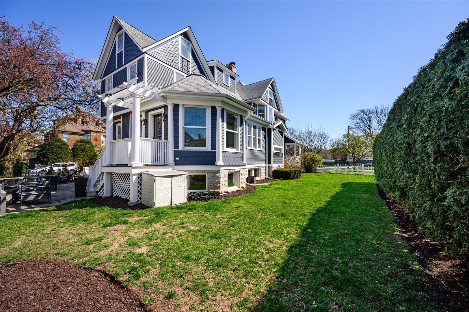 632 Lathrop Avenue