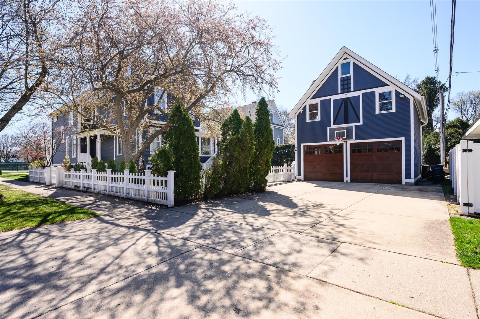 632 Lathrop Avenue