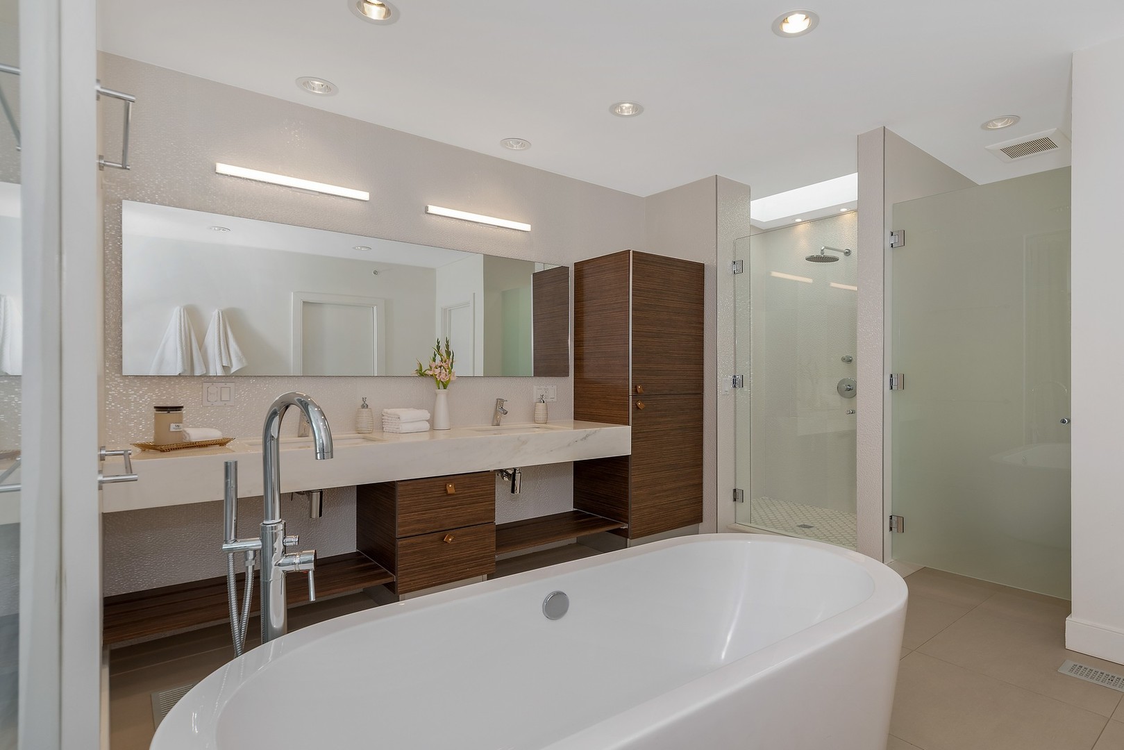 1831 N Marshfield Avenue