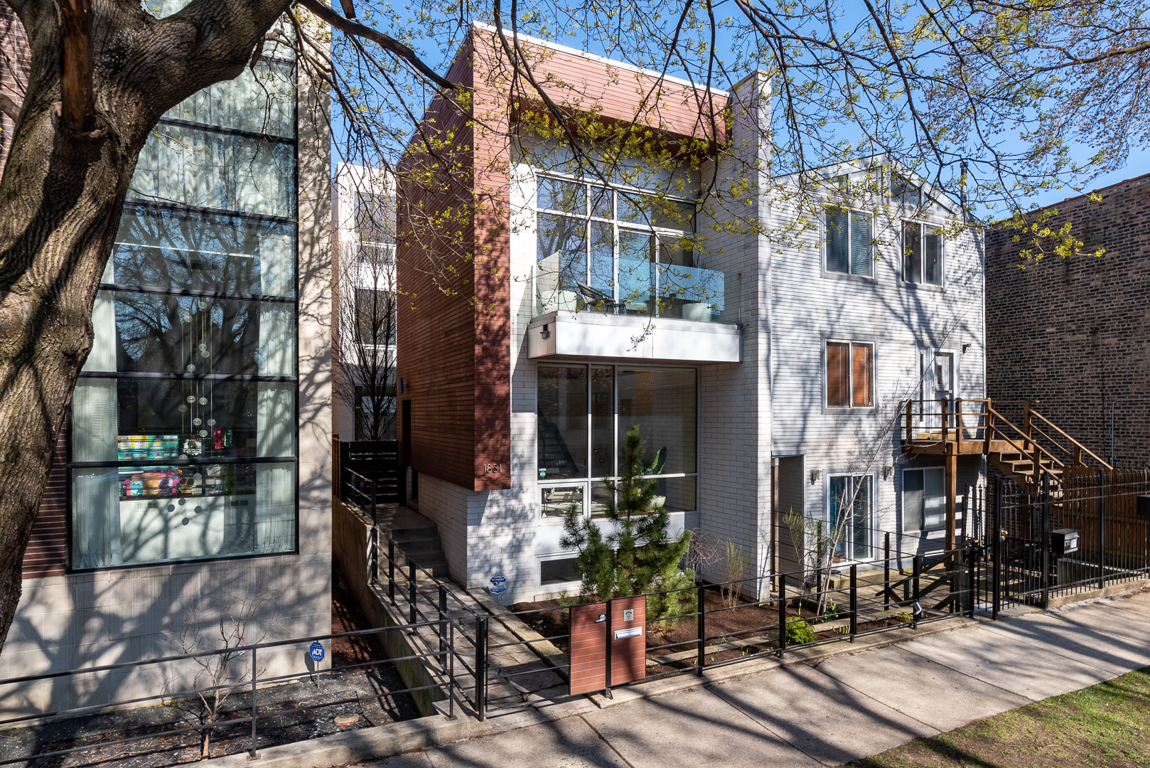 1831 N Marshfield Avenue