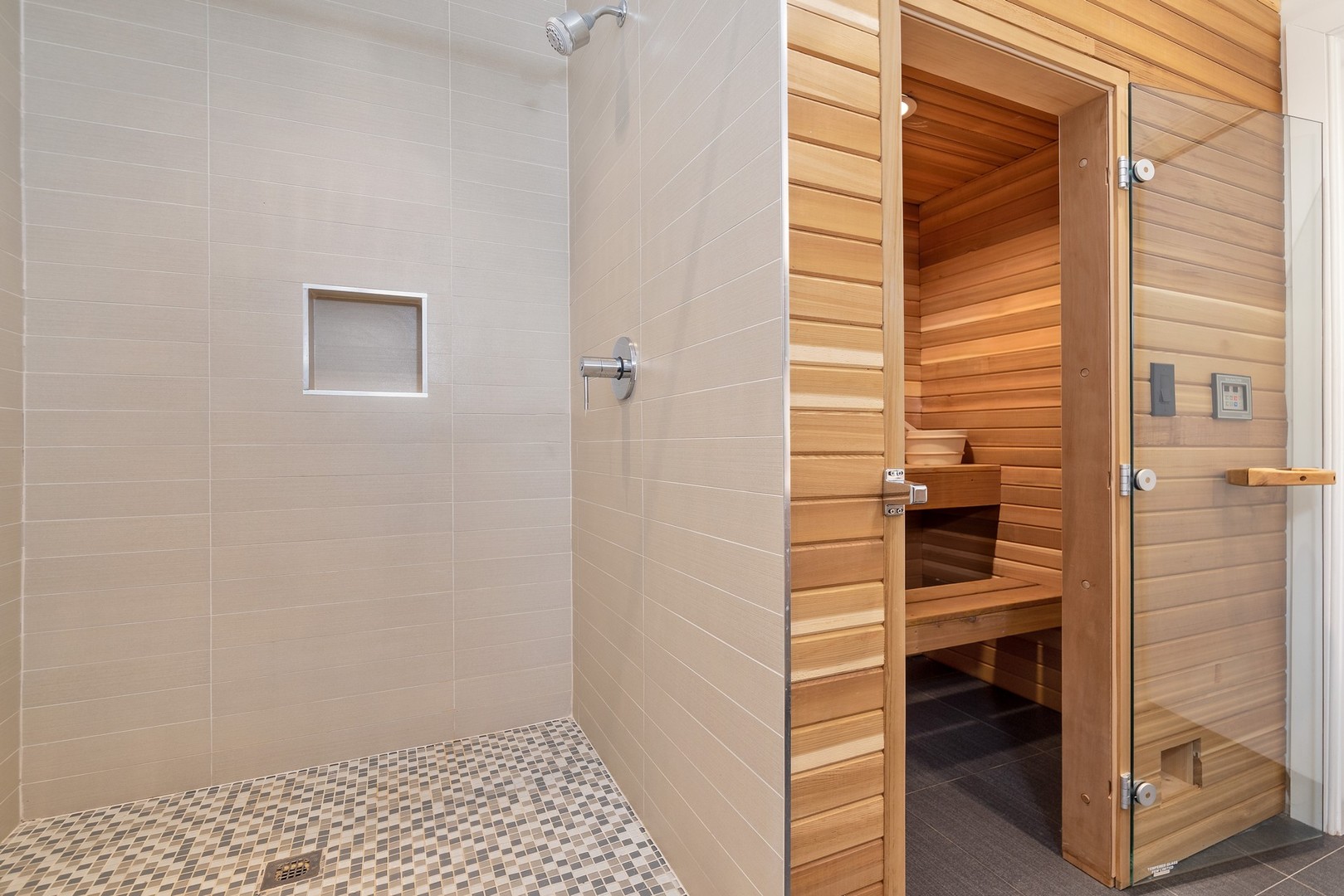 1831 N Marshfield Avenue